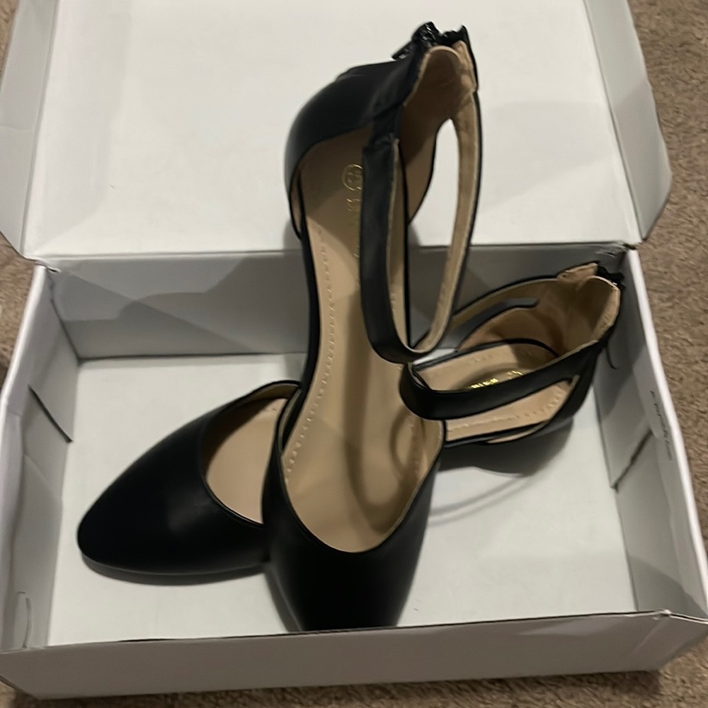 Dream Pairs ankle strap low wedge